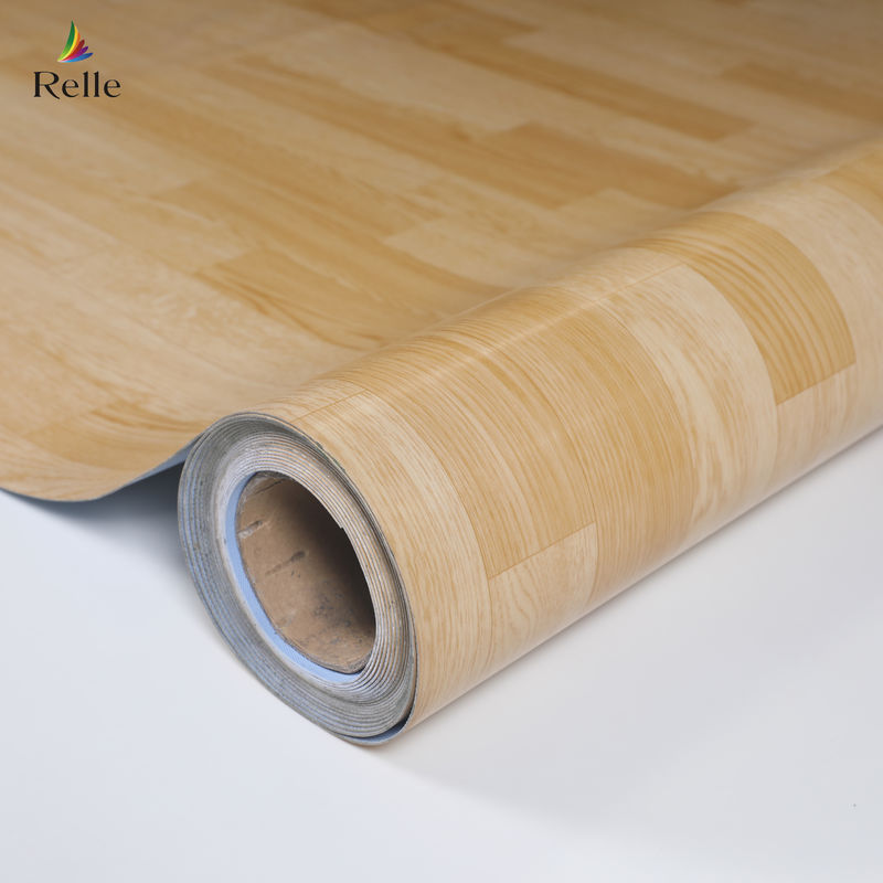Pavimento in PVC per hotel con design simile al legno larghezza 2m 79